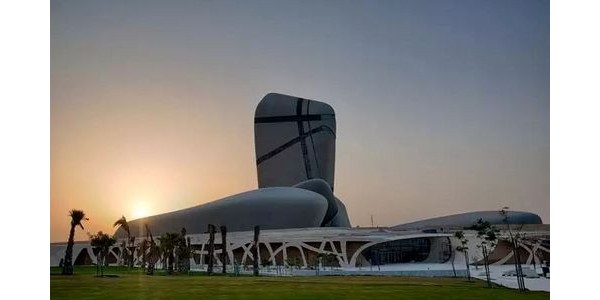 近10萬節(jié)鋼管組成5個“大石頭”，壕氣滿滿還得是沙特！