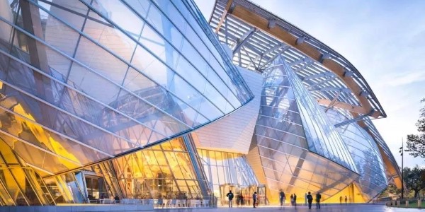 瘋狂的蓋里！ | “不銹鋼龍卷風(fēng)” Luma Arles藝術(shù)中心立面完工！